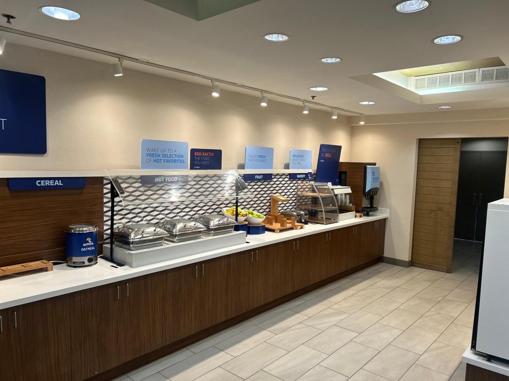 Holiday Inn Express Crestwood, An Ihg Hotel Экстерьер фото