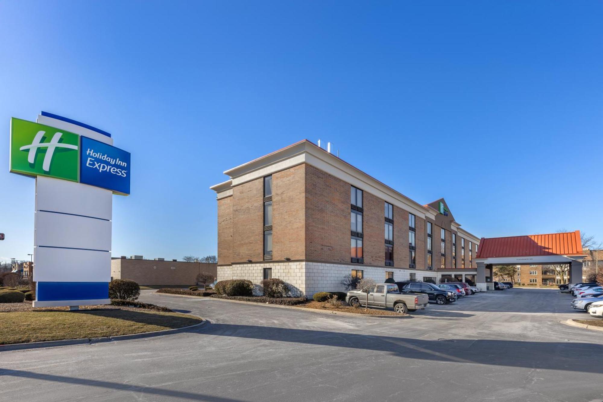 Holiday Inn Express Crestwood, An Ihg Hotel Экстерьер фото